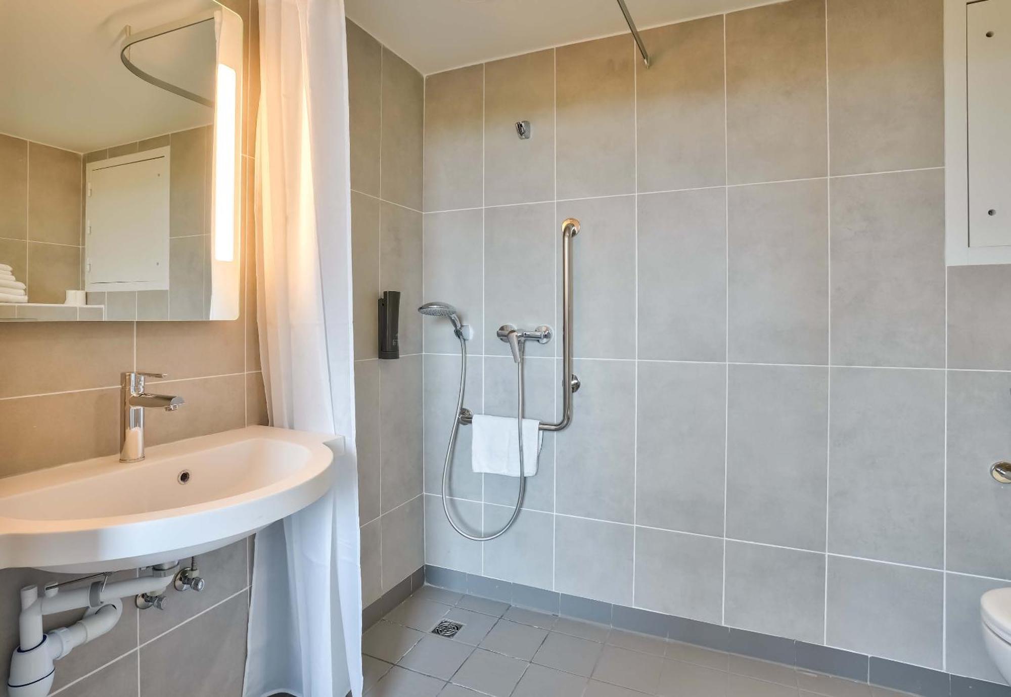 B&B Hotel Paris Porte D'Orleans มงต์รูช ภายนอก รูปภาพ