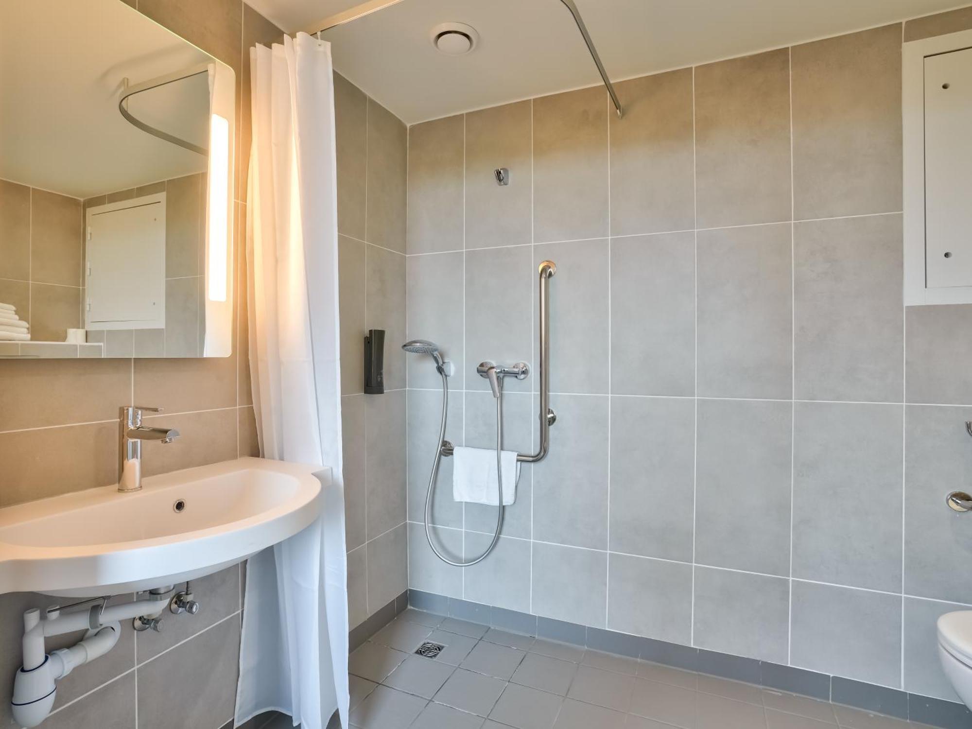 B&B Hotel Paris Porte D'Orleans มงต์รูช ภายนอก รูปภาพ